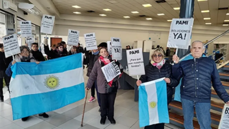 demanda a PAMI jubilados