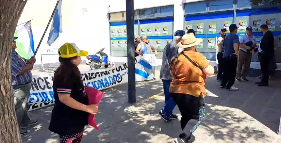 Policía protestas anses