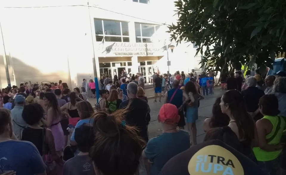 DELIBERANTE RECHAZO AL DNU cacerolazo cultural