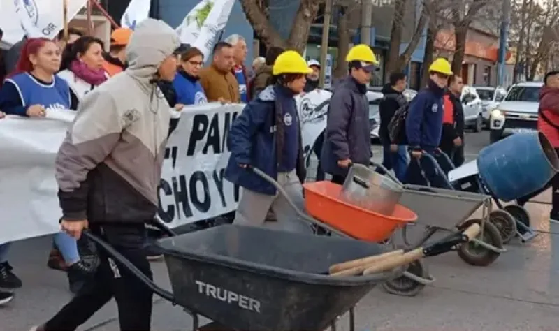 marcha san cayetano herramientas
