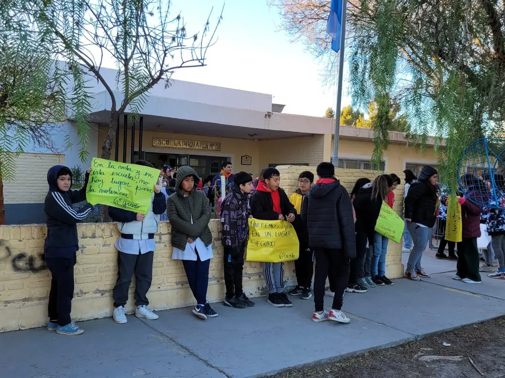 abrazo escuela 66 (1)