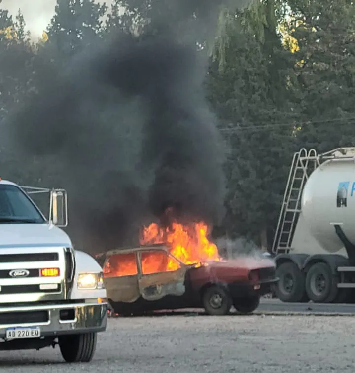 auto incendiado