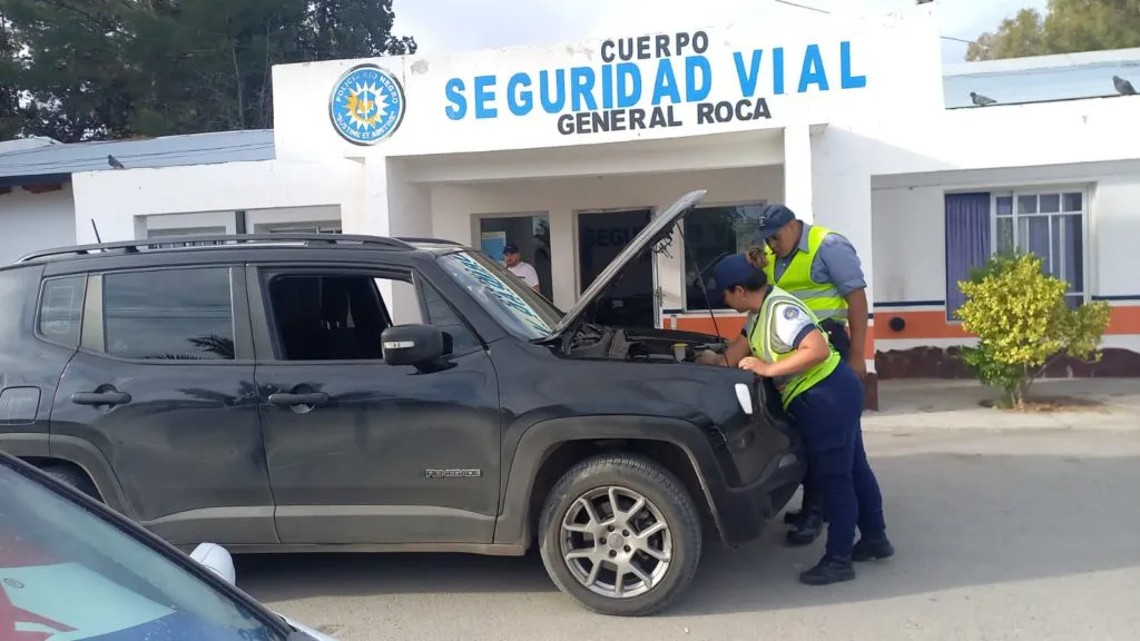 policía jeep seguridad vial