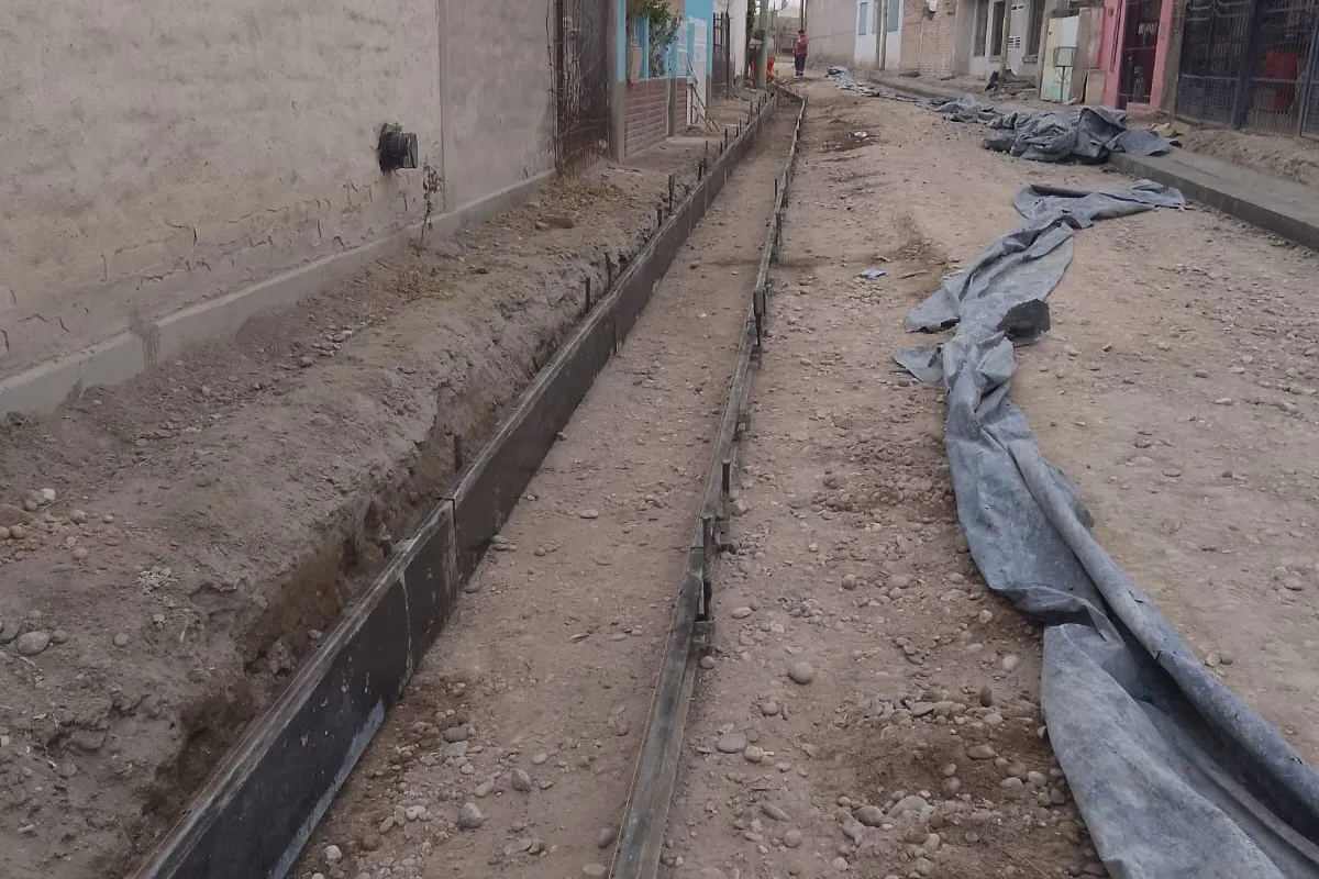 OBRA DE PAVIMENTACIÓN EN 21 CUADRAS DE LA ZONA NORTE