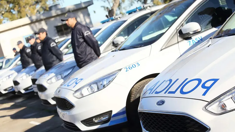 policia equipamiento