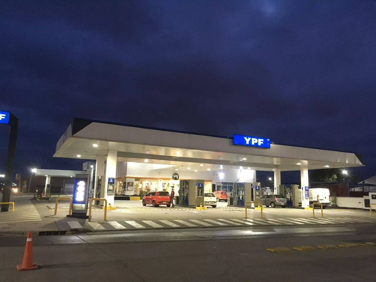 YPF Av. Roca 20