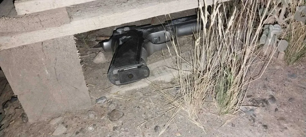 PERSECUCIÓN - ARMA ENCONTRADA