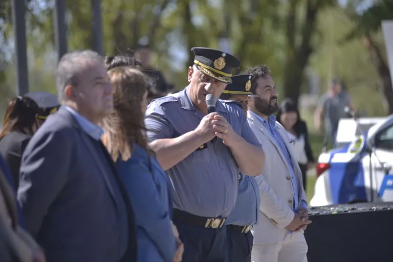 policía vehículos y equipamiento5