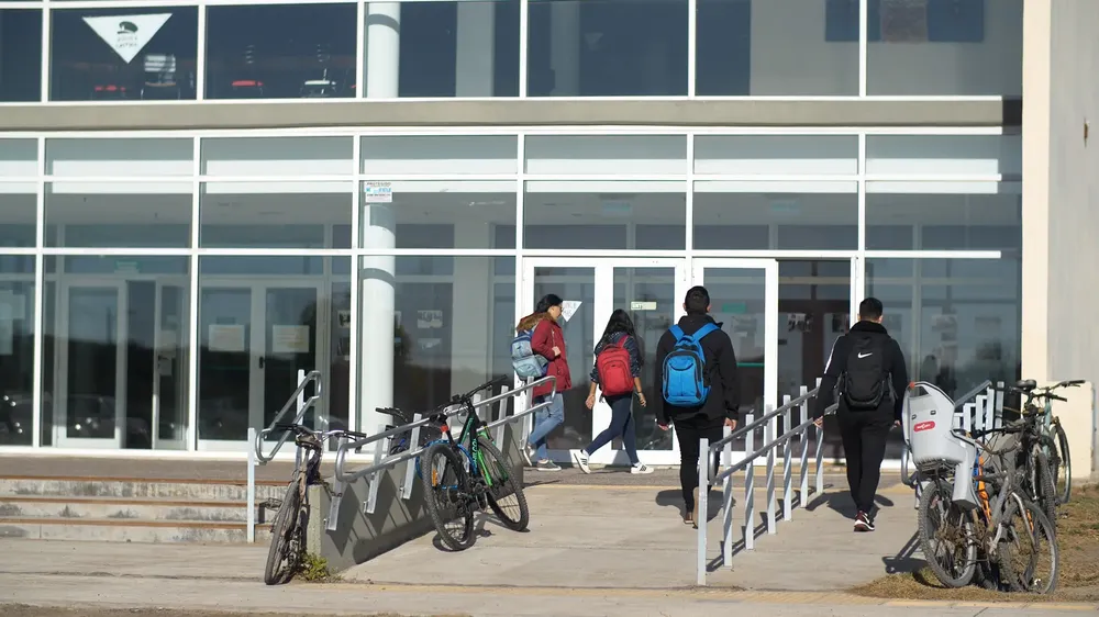 becas provincia universidad