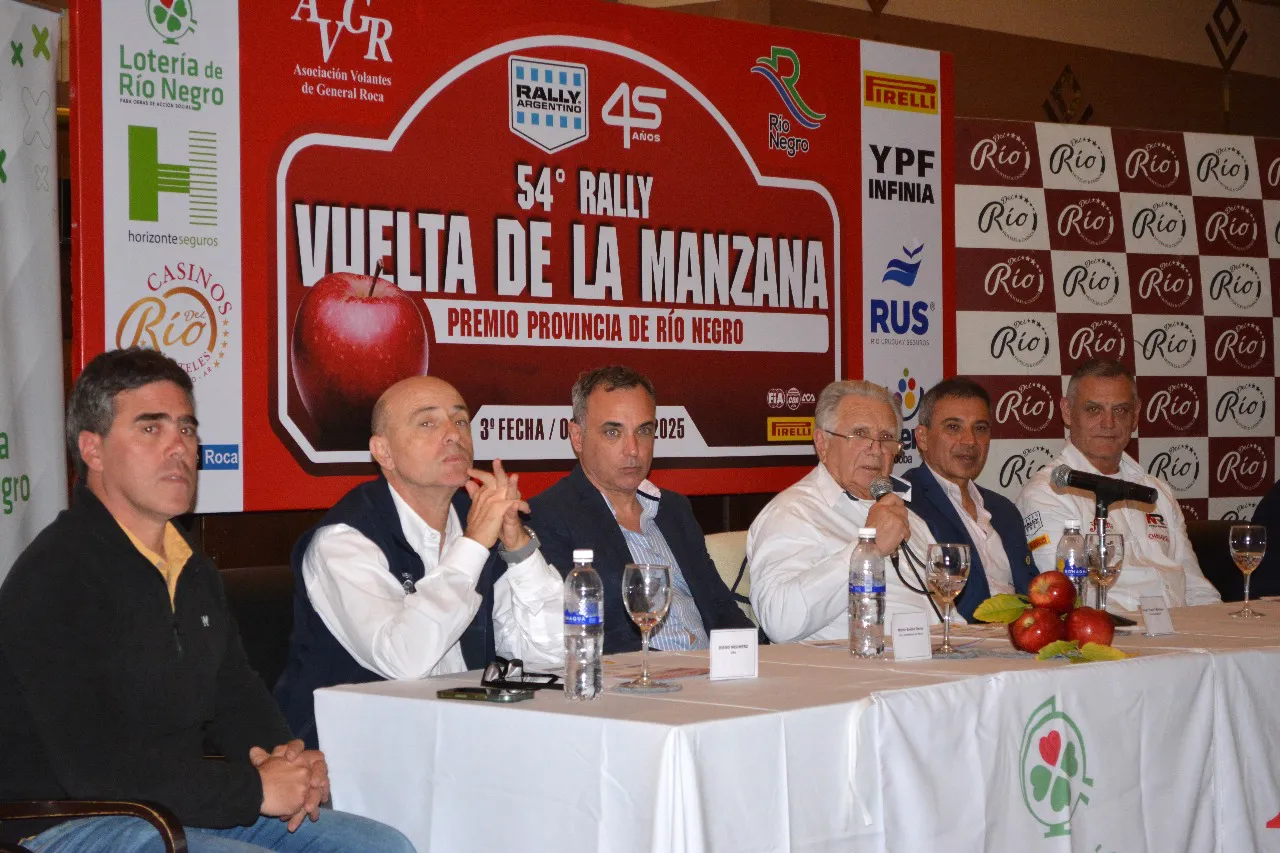 Vuelta de la Manzana conferencia2